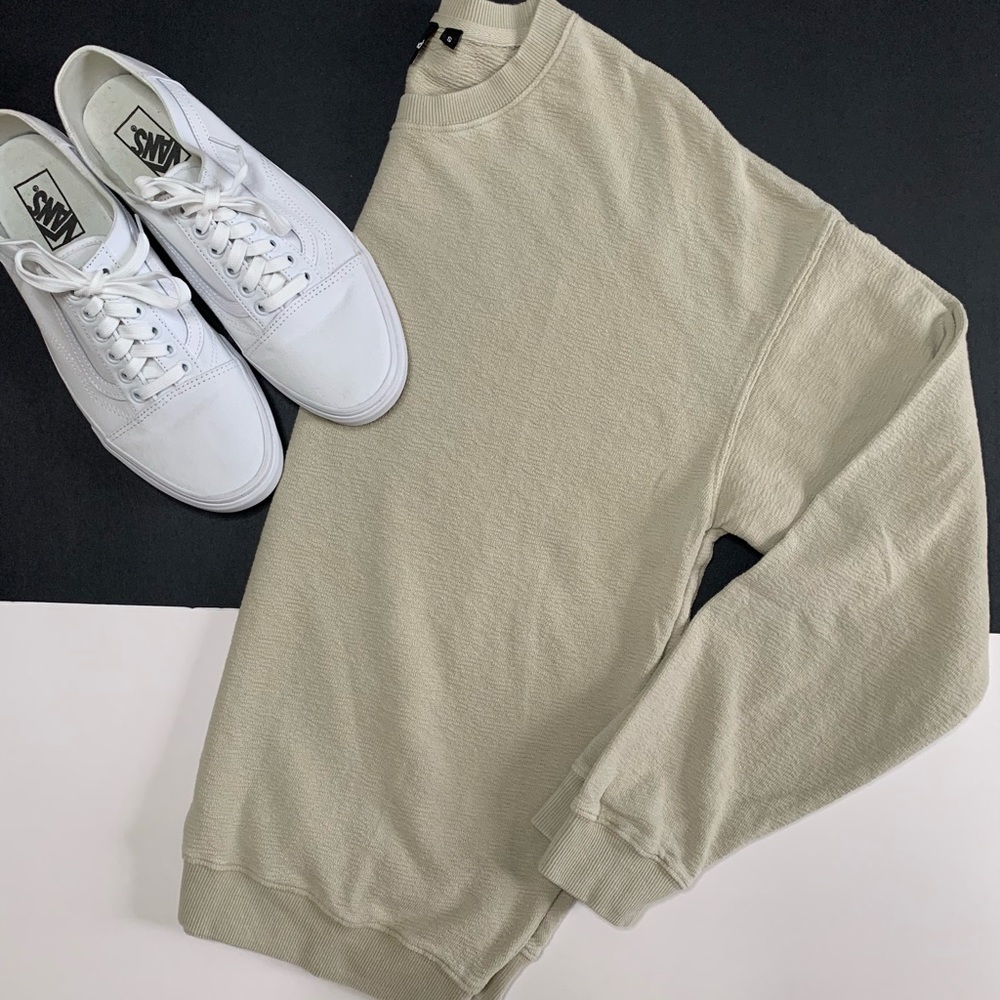 Taupe crew neck pullover